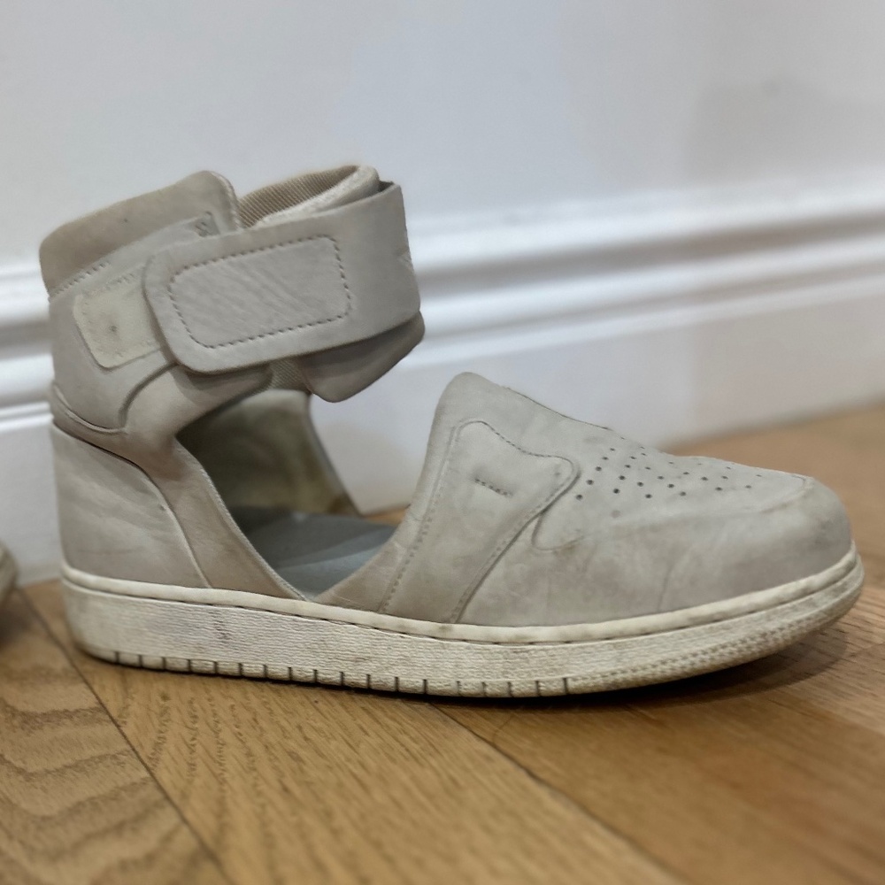 Nike Women's Air Jordan 1 Lover XX Size7.5 Style AO1528-100 AJ1 Off White